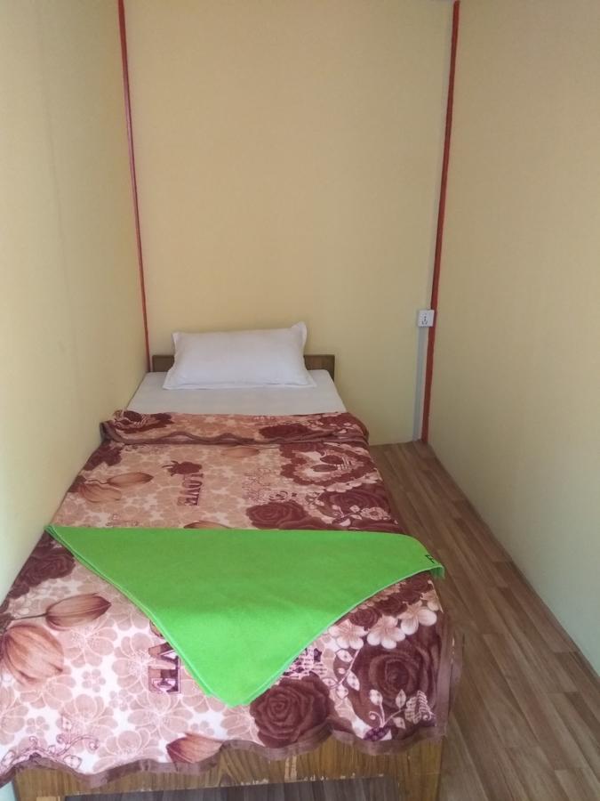 Beehive Hostel Катманду Екстериор снимка