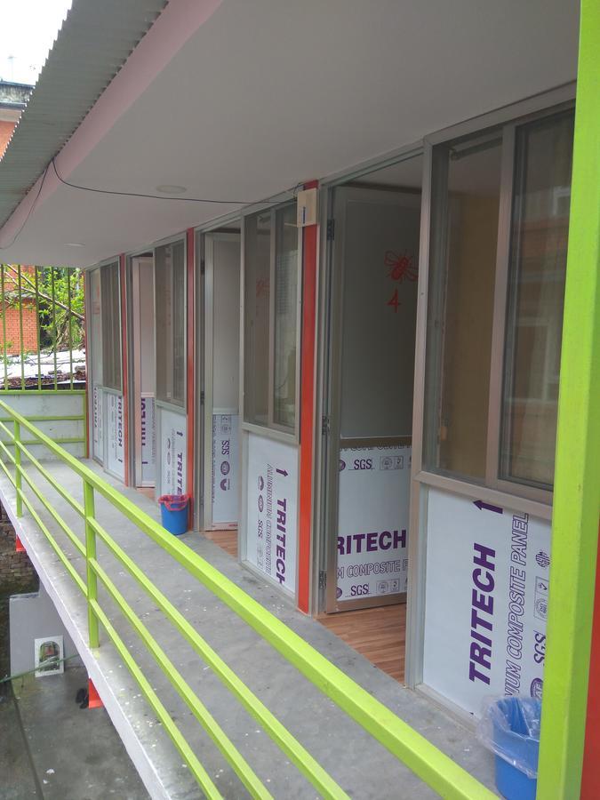 Beehive Hostel Катманду Екстериор снимка