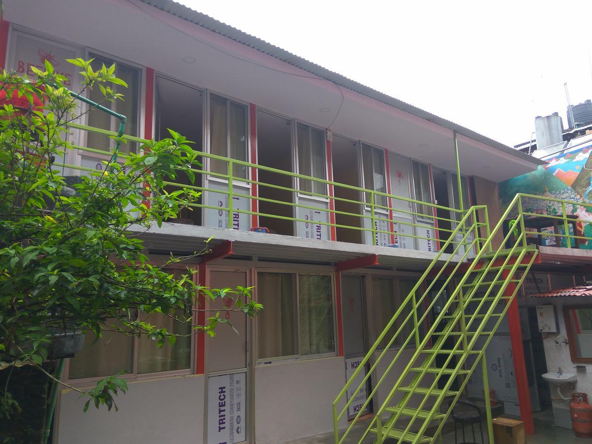 Beehive Hostel Катманду Екстериор снимка