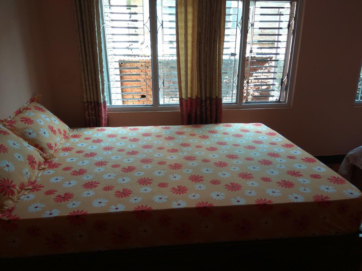 Beehive Hostel Катманду Екстериор снимка