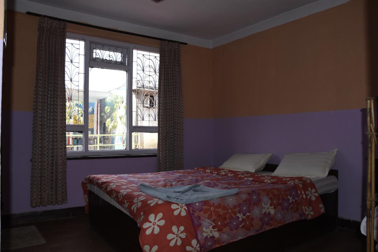 Beehive Hostel Катманду Екстериор снимка