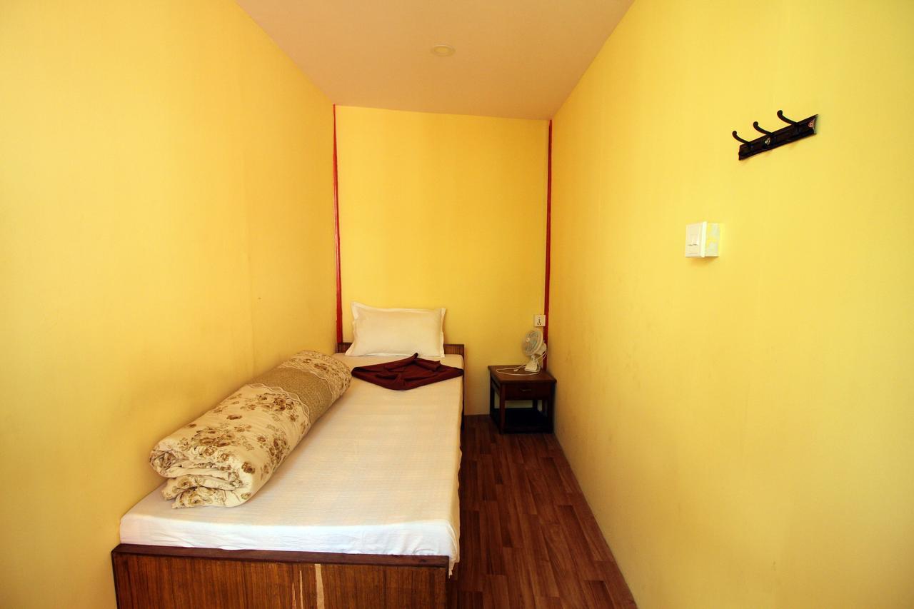 Beehive Hostel Катманду Екстериор снимка