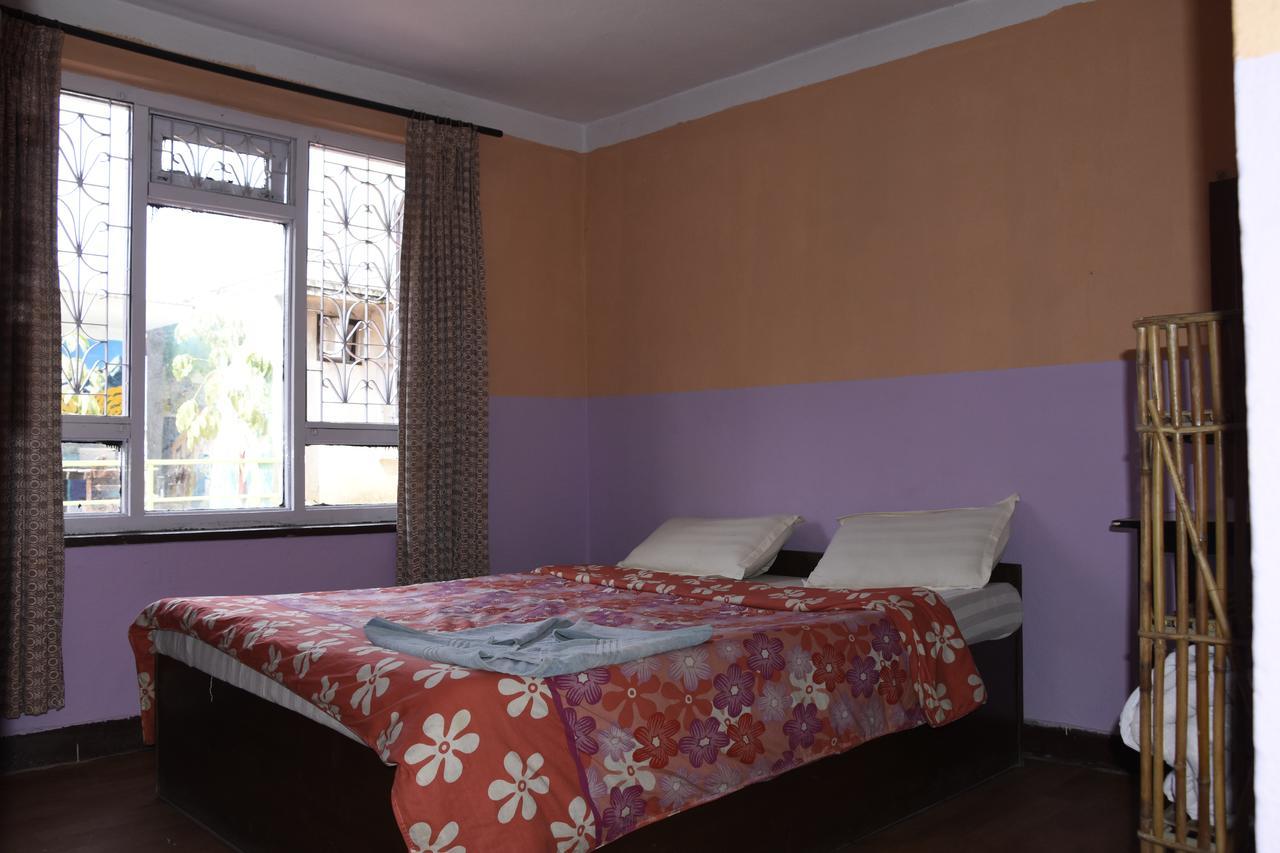 Beehive Hostel Катманду Екстериор снимка