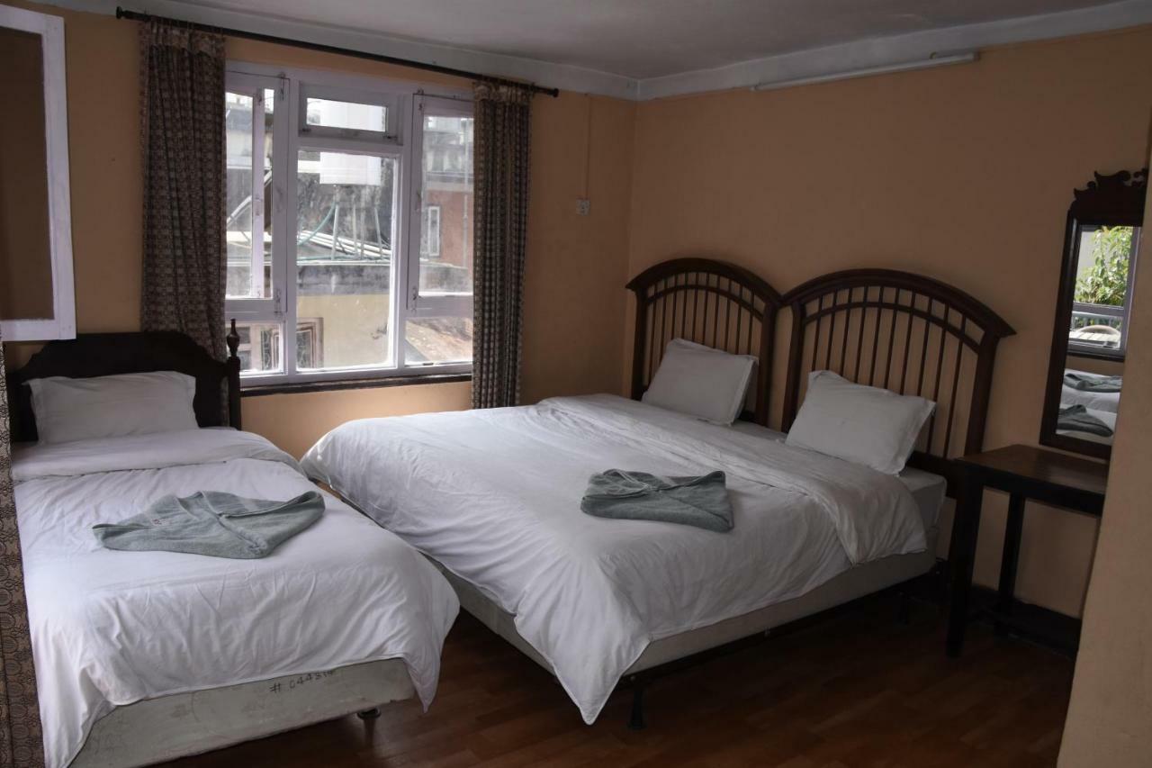 Beehive Hostel Катманду Екстериор снимка