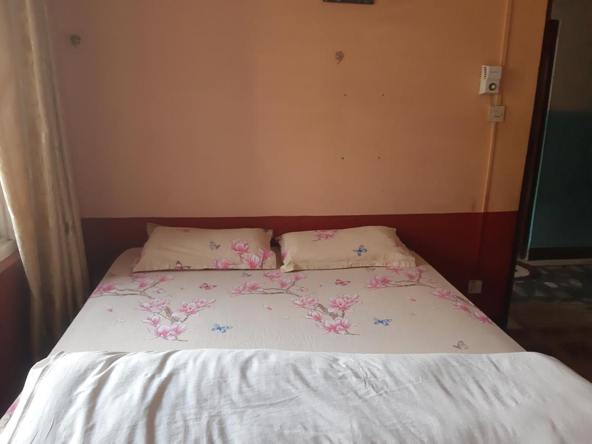 Beehive Hostel Катманду Екстериор снимка