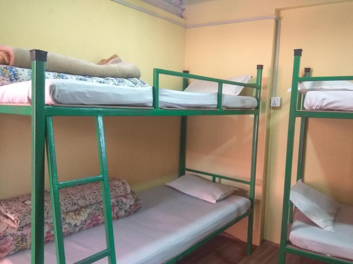 Beehive Hostel Катманду Екстериор снимка