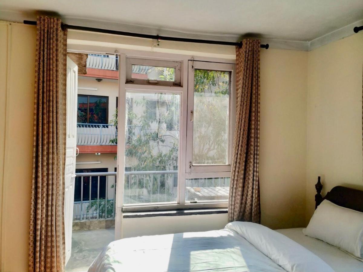 Beehive Hostel Катманду Екстериор снимка